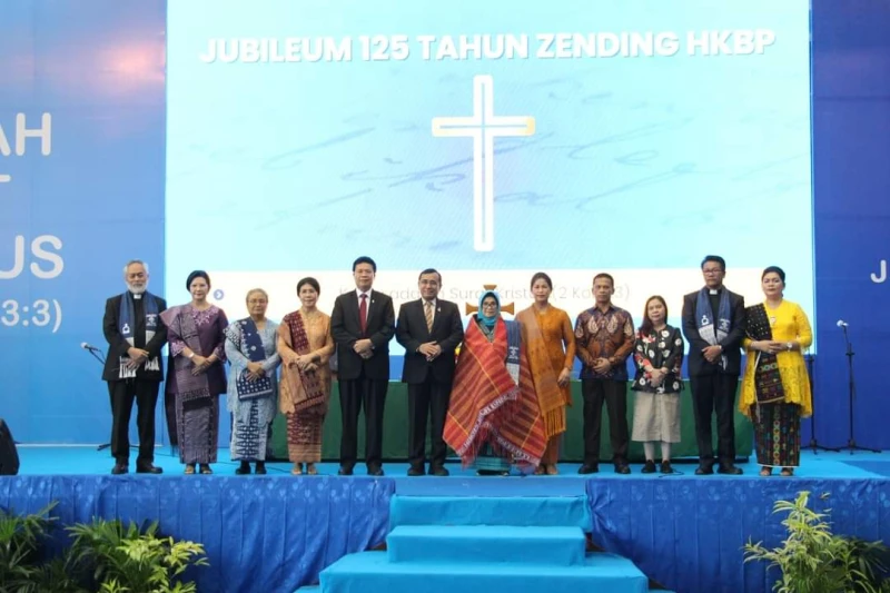 Ephorus Ulosi Walikota Pematangsiantar,Pesta Puncak Jubileum 125 Tahun Zending HKBP - RilisanMedia