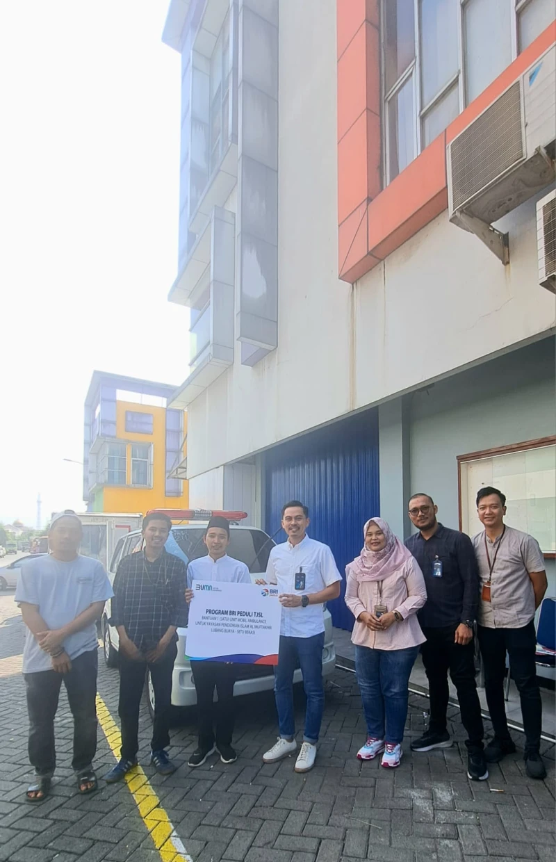 BRI Branch Office Tambun Serahkan Ambulans untuk Yayasan Pendidikan Islam Al-Muftakhir - RilisanMedia